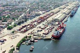 Sem dragagem, Porto de Santos reduz calado em berço de atracação