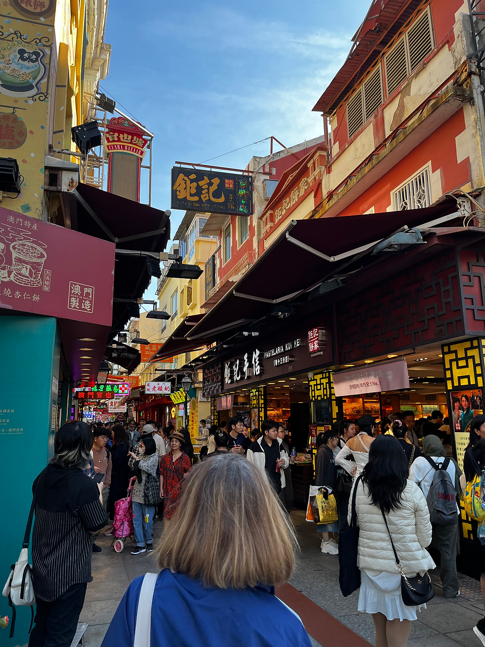 Alleys filled with restaurants and food shop