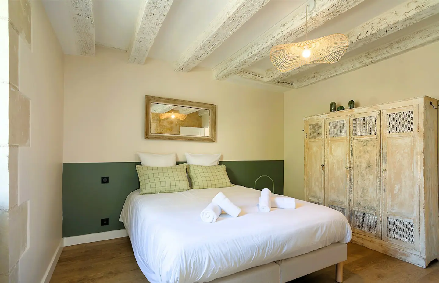 on pose pour le rose tours