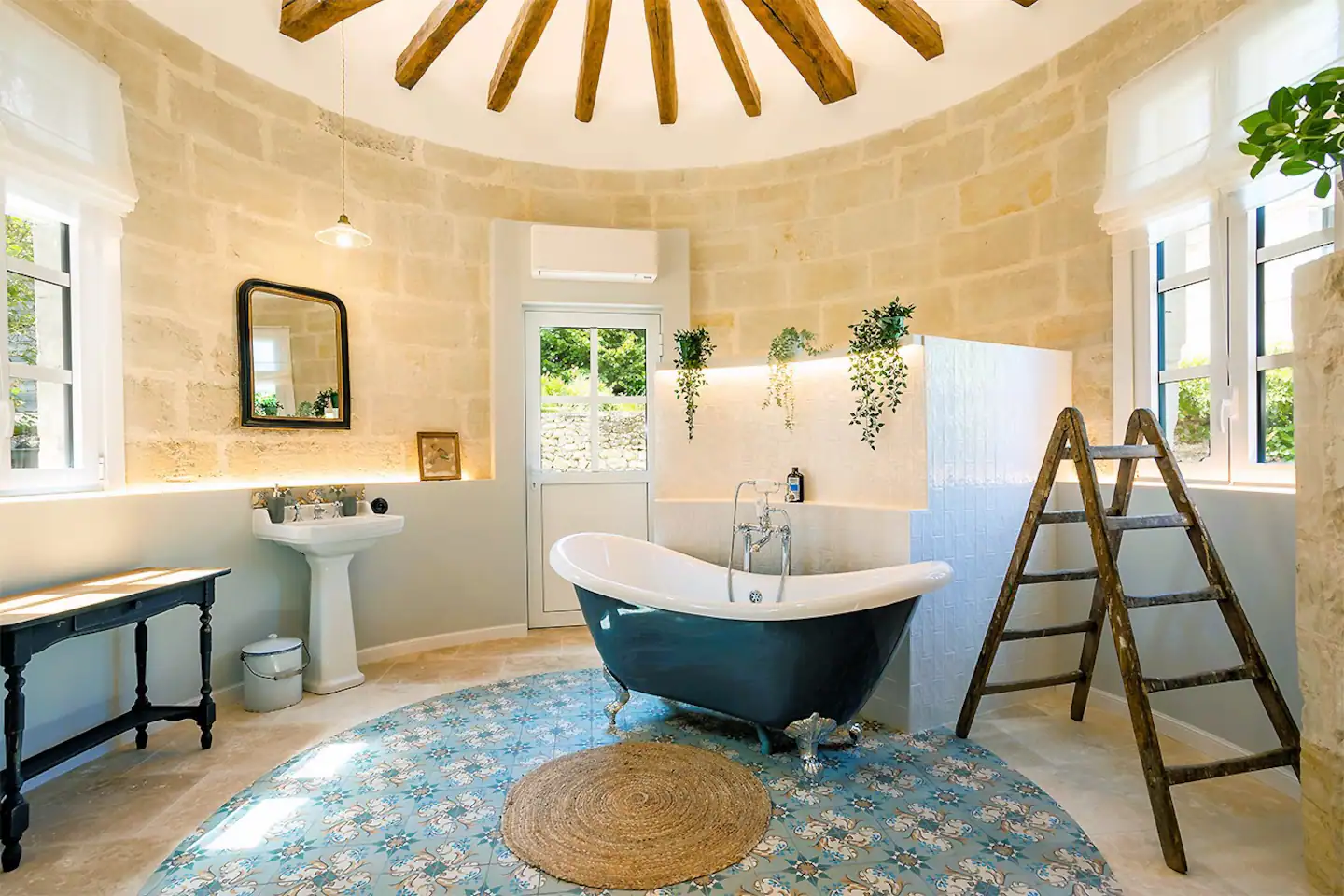 on pose pour le rose tours