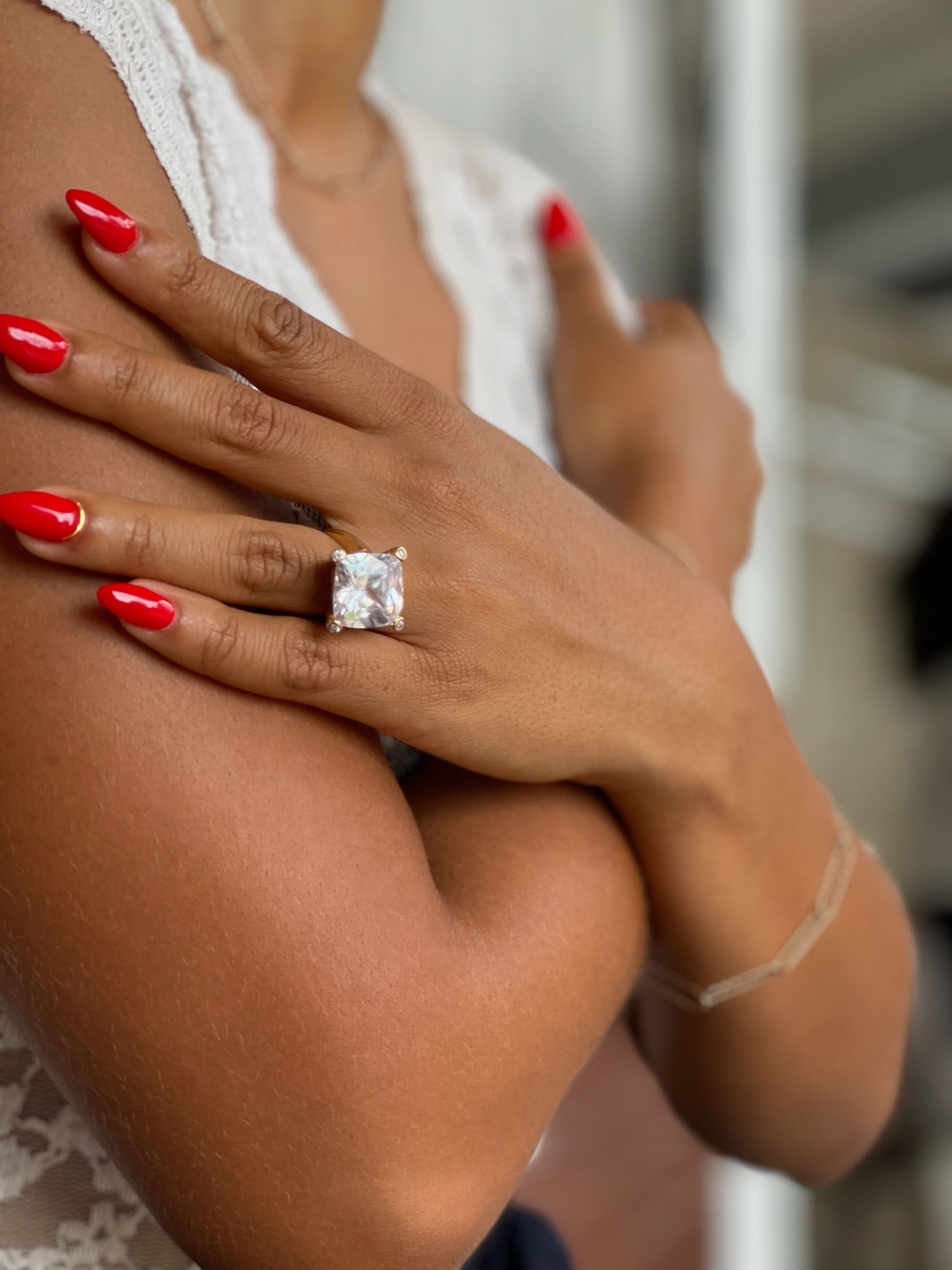 GROS CAILLOUX 4 griffes zircon plaqué or