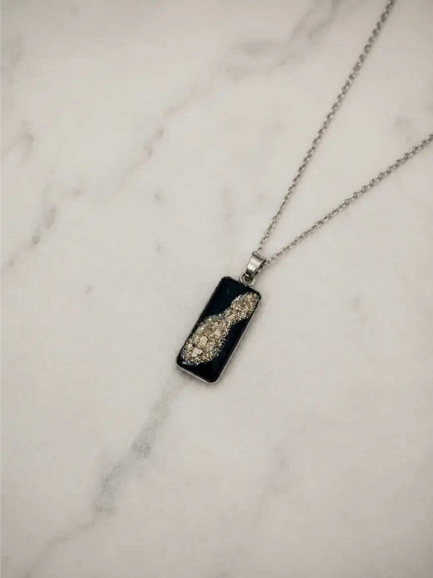 Ascheschmuck Kette aus Edelstahl – handgefertigt von MEORAH