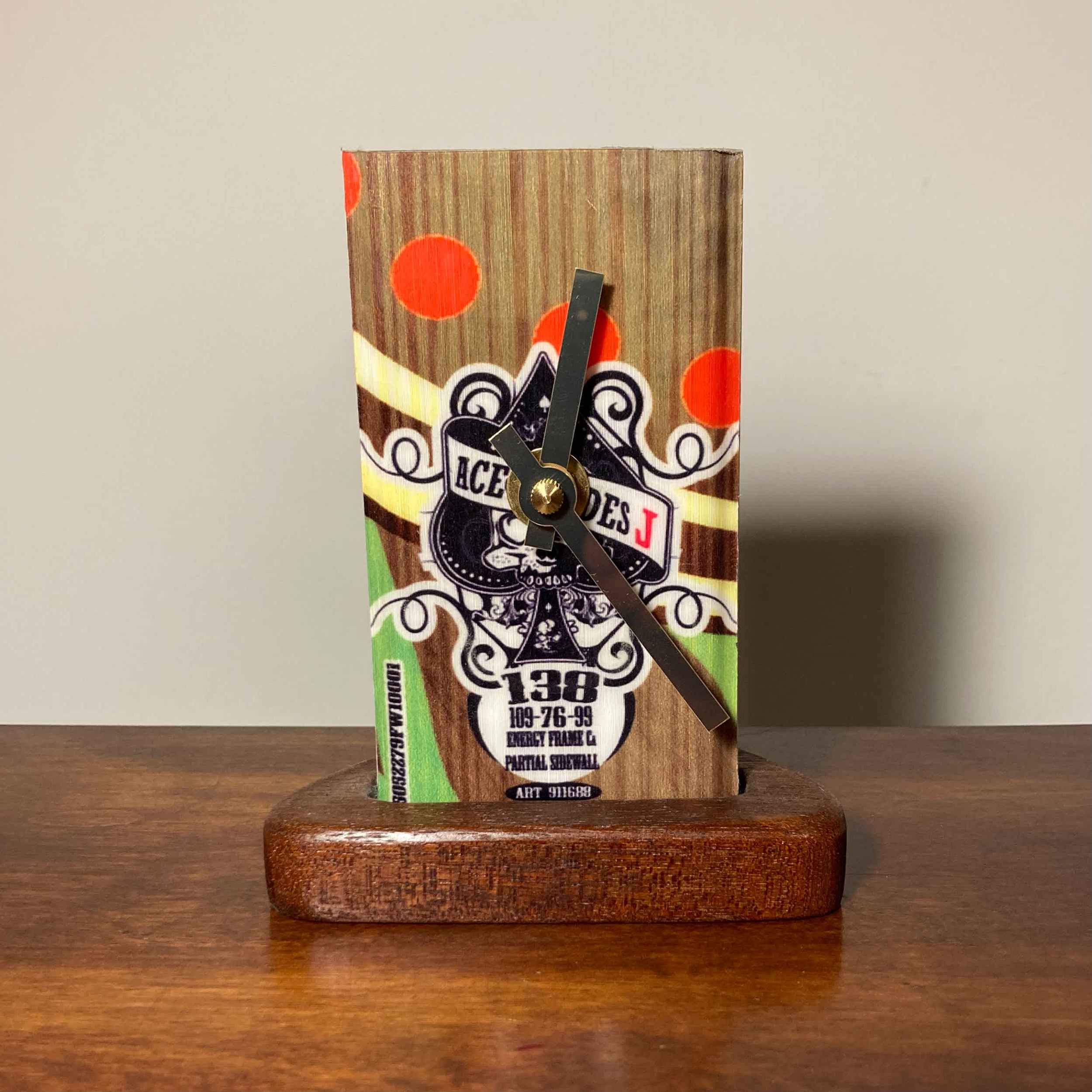 Ski Clock – Ace of Spades Red Dot