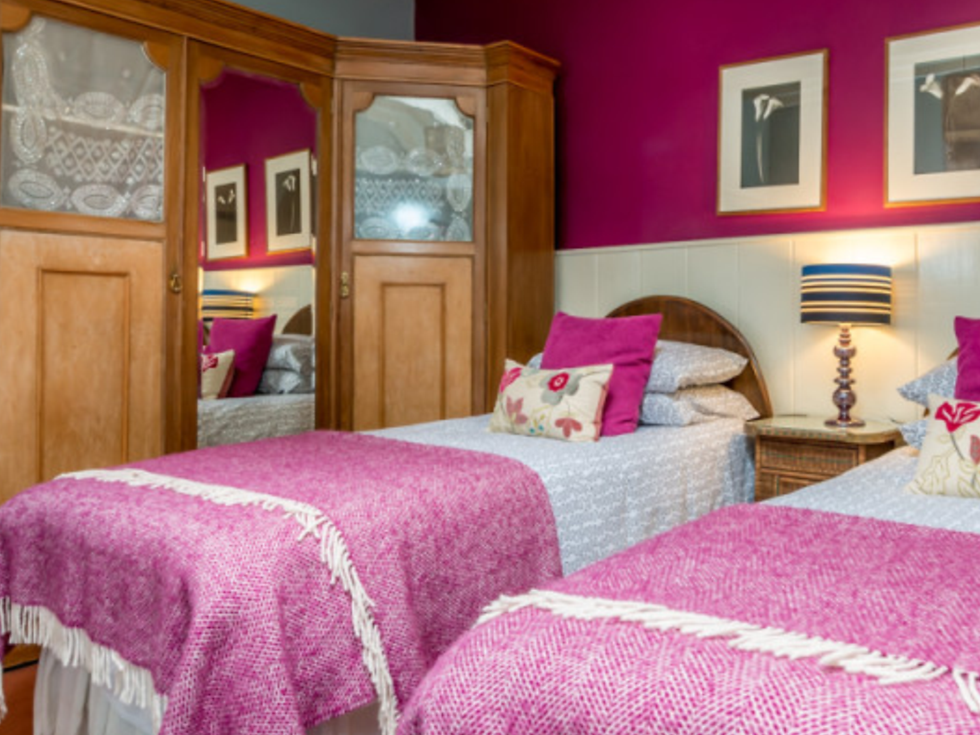 twin bedroom