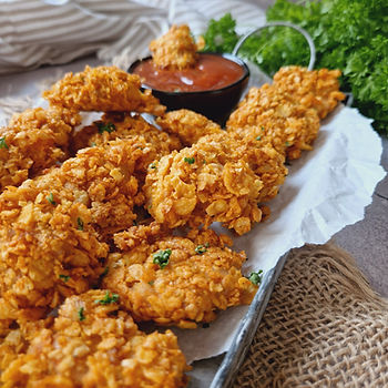 selbstgemachte Nuggets, Snack für zwischendurch, Hähnchenbrust in kleine Stücke geschnitten, Cornflakes Panade, Nuggets aus dem Ofen, frisch aus dem Ofen, Dip, einfach und schnell gemixt, einfacher Dip, schneller Dip, Dip für Nuggets, Rezept Idee, Rezeptidee aus der @jofoodwerkstatt Küche