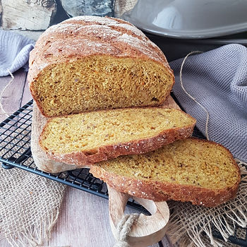 Dinkelbrot mit Walnuss Stückchen, Wunderschöne Food Fotografie aus der Jofoodwerkstatt