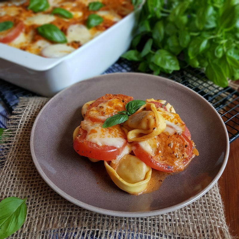Tortellini Tomaten Mozzarella Auflauf