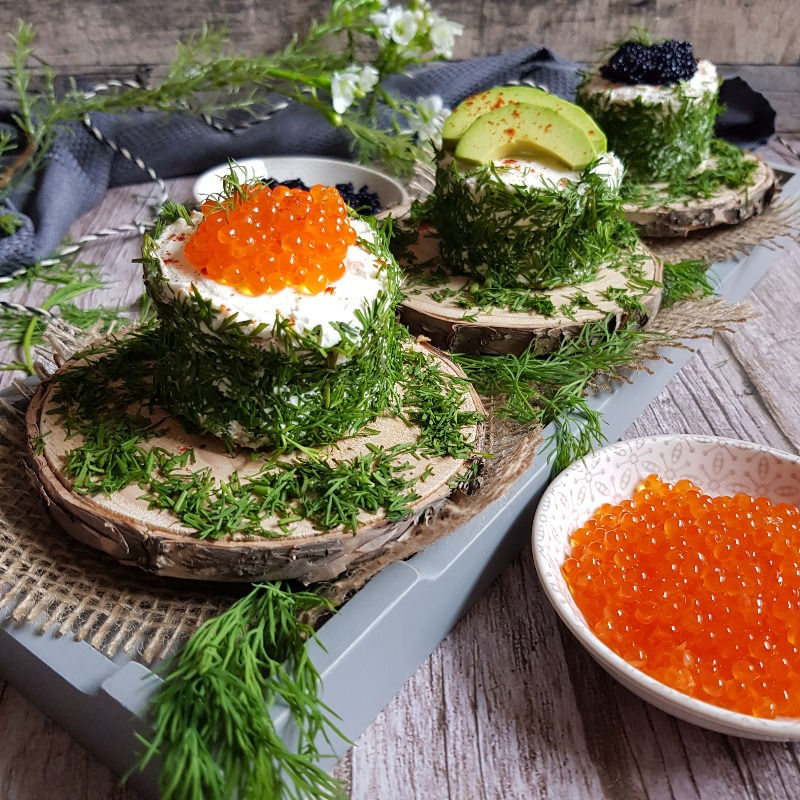 Toast Häppchen mit Kaviar- Avocado