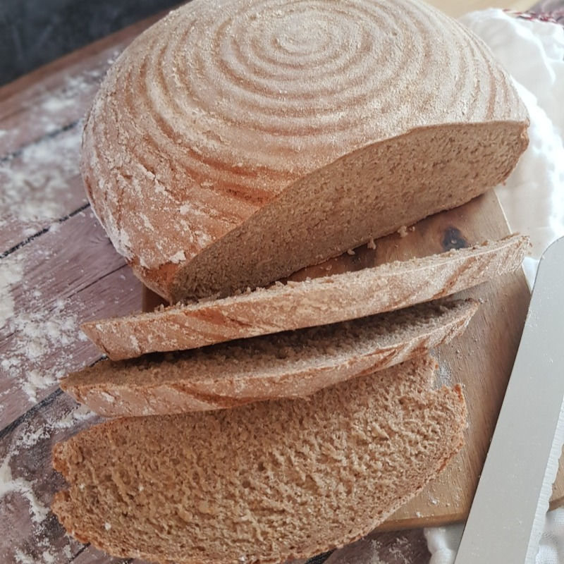 Bauernbrot, klassisch aus einem Garkörbchen