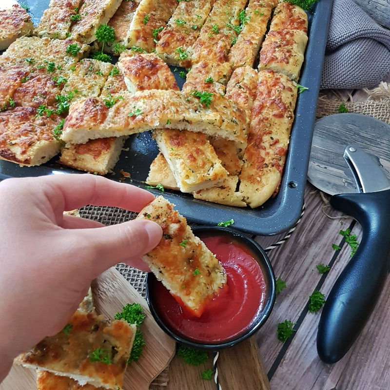 Cheesy - Breadsticks