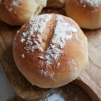 Frische Dinkelbrötchen, herrlich duftend