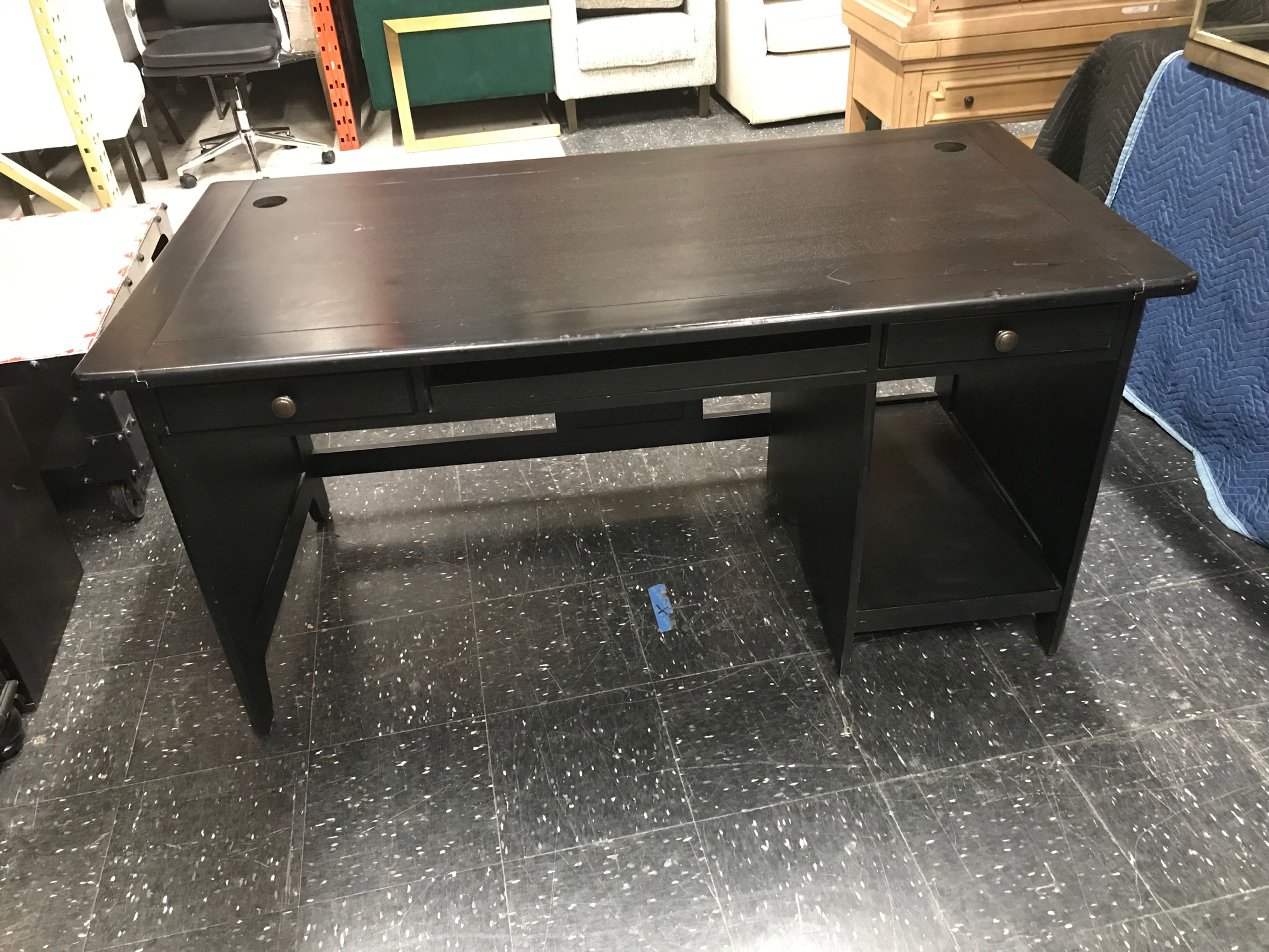 BLACK DESK