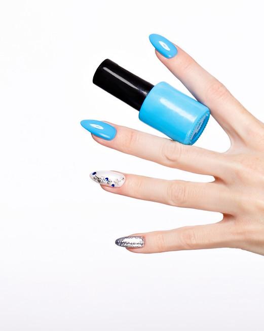 B.i.a.b. nagels in blauw door Nailz by Simone