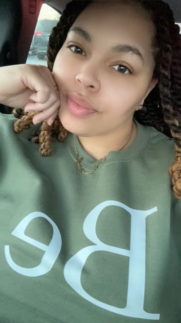 Be. Sweatshirt (Green Front)