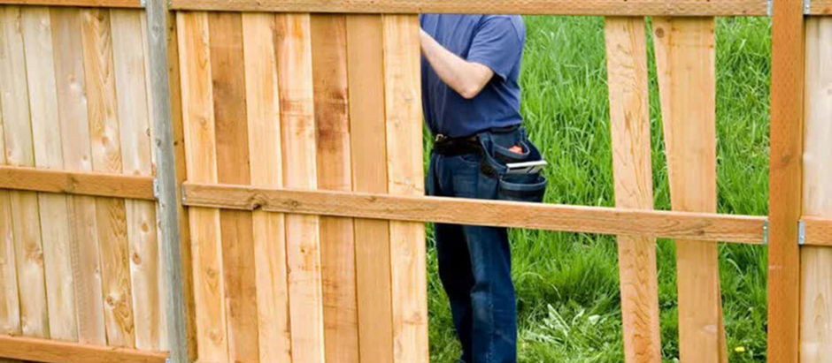 Why Are Choosing Fence Restoration Over Replacement