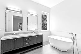 29-web-or-mls-37_2674 Robert Oliver Ave_edited.jpg