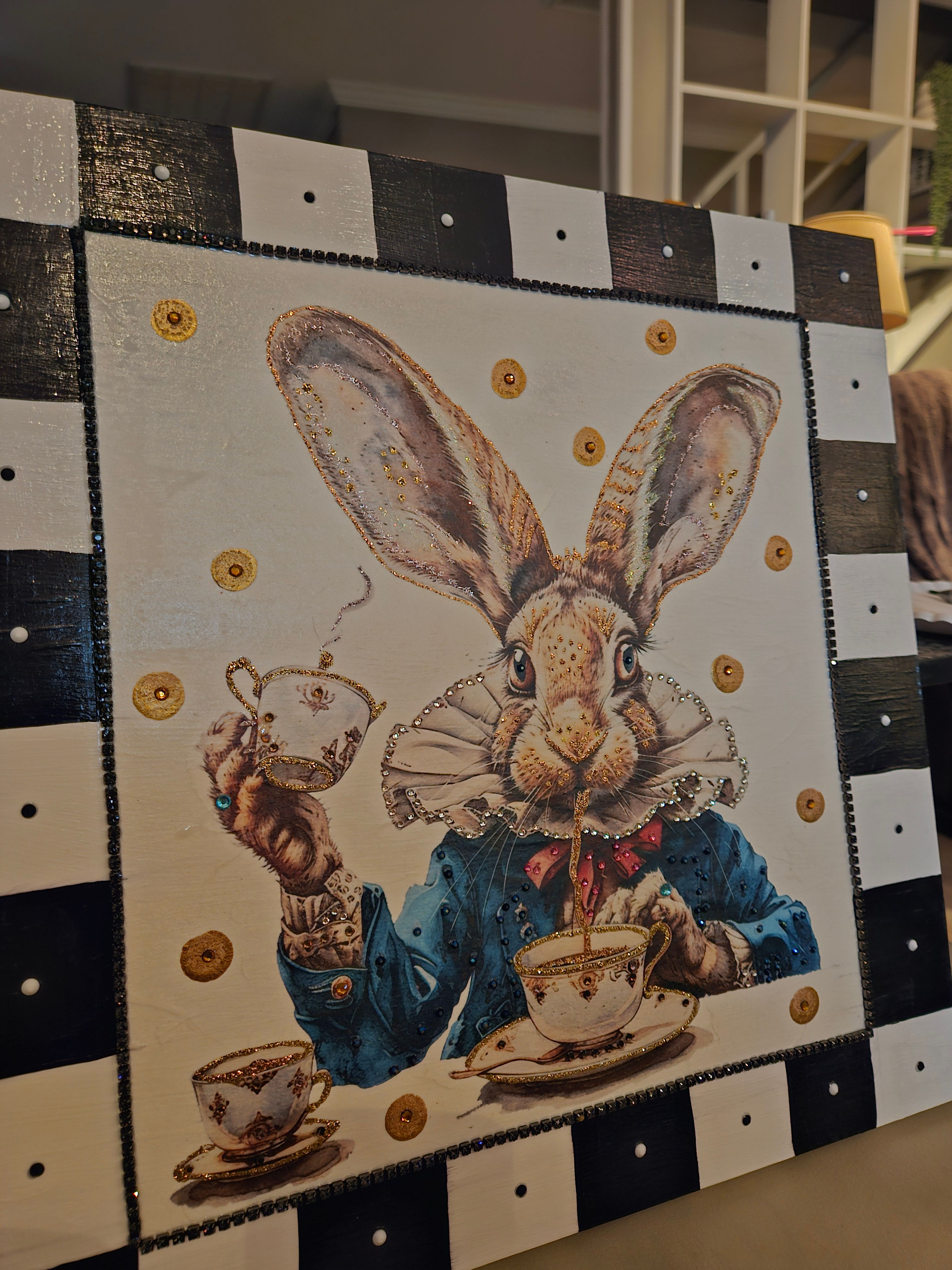 #386 Alice in Wonderland Checked Rabbit
