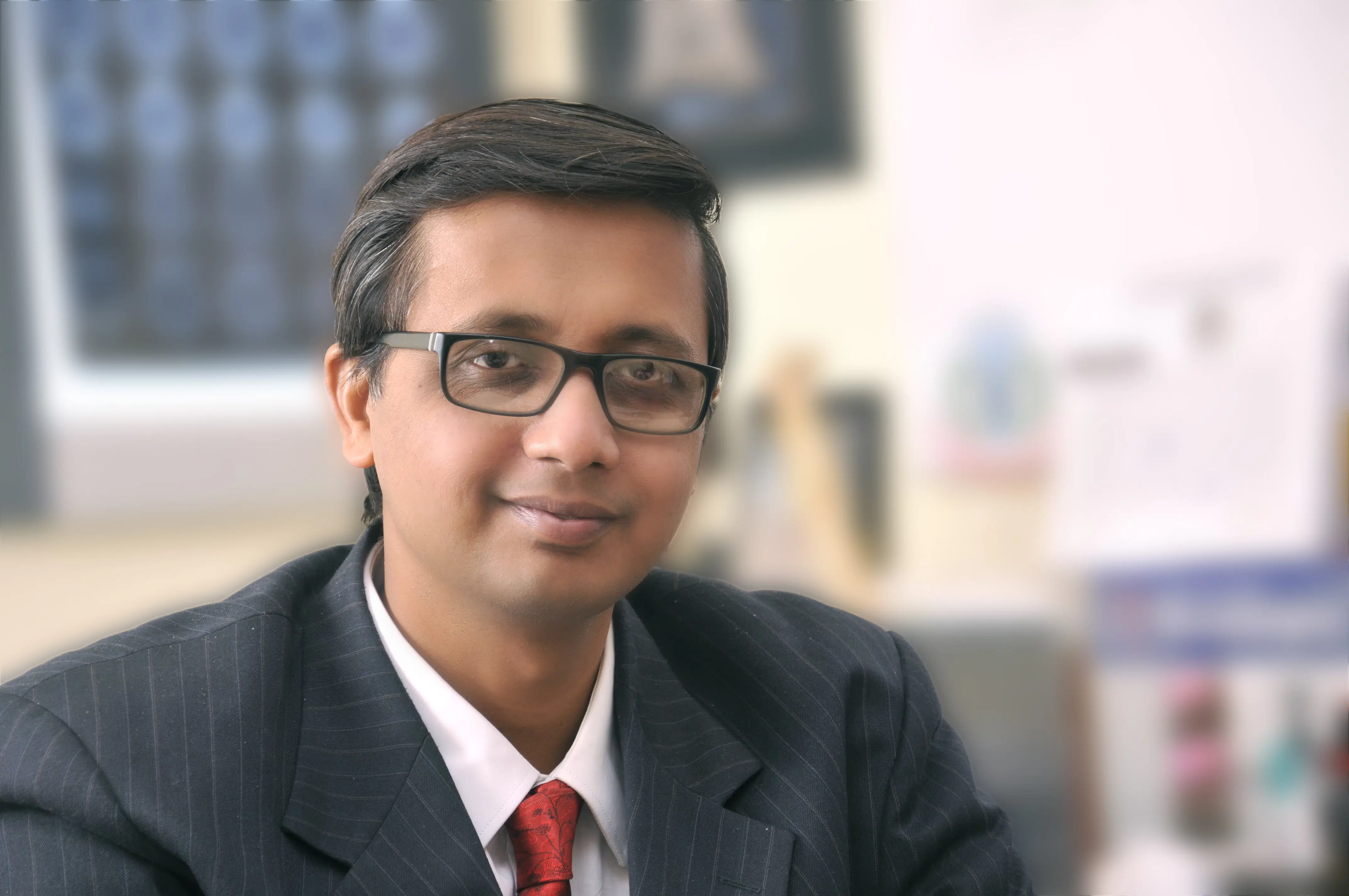Dr Kaushik Sil.webp