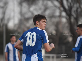 Lluita de tu a tu en un derbi molt igualat