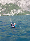 Kiteschülerin beim Bodydrag