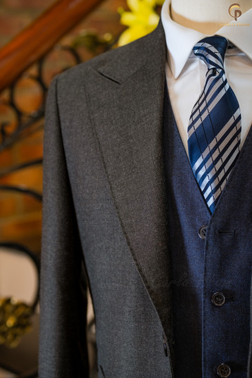 Single-breasted grey overcoat