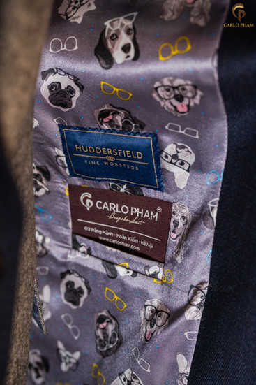 Suit lining in Dog print