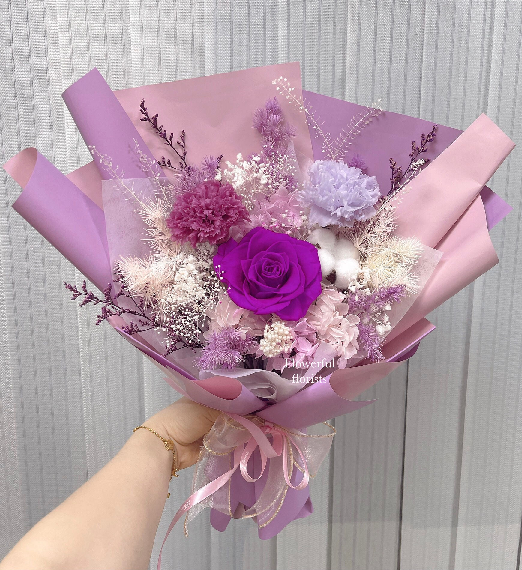 G79 深紫玫瑰+康乃馨永生花花束
