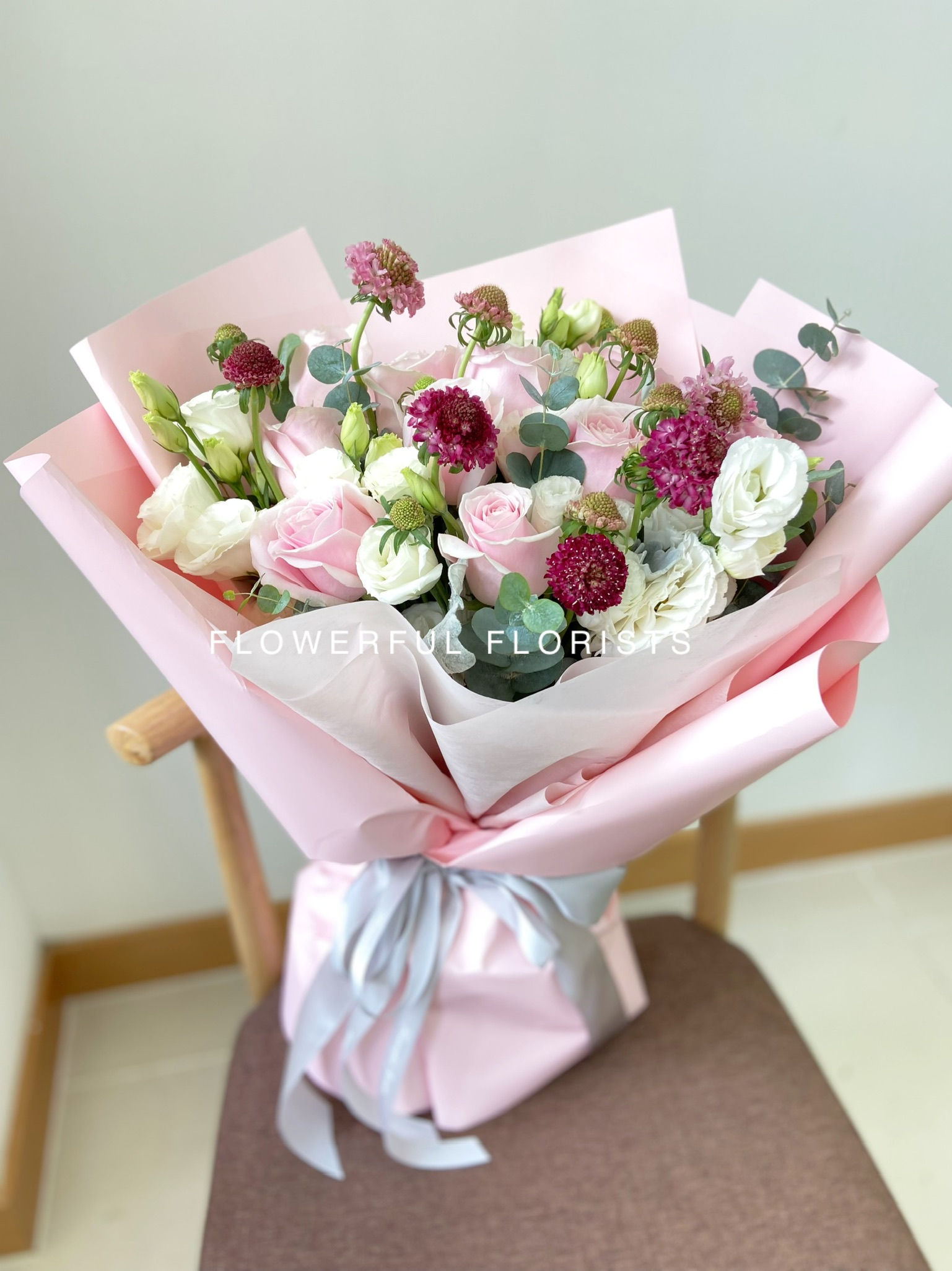 BO08 淺粉玫瑰、粉小牡丹花束