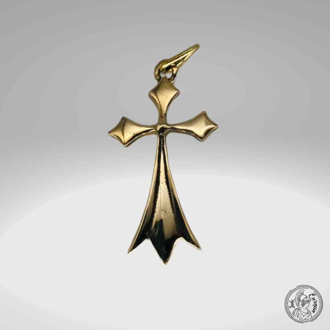 Un pendentif en bronze, façonné dans la grandeur du Moyen Âge celtique, porte en son essence une hermine, trésor breton