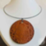 pendentif celtique artisanal en cuir