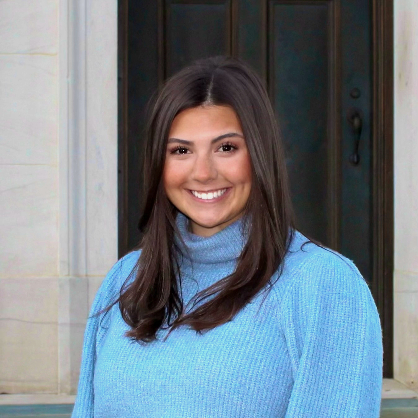 Nina Zarillo headshot.jpg