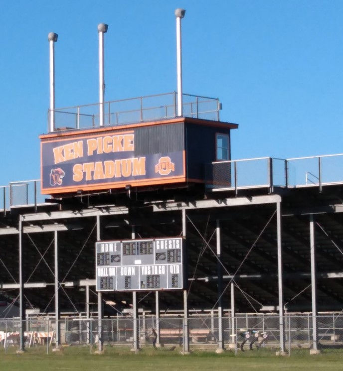 Deep Dish Football Tour 2022: Stop #6 Oswego - Panther Youth