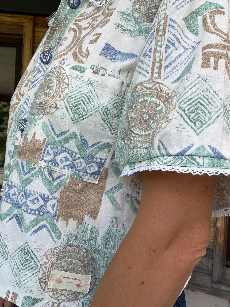 Miniature : 🍋‍🟩Chemise upcyclée à motifs doux beige vert et bleu - création unique