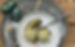 Becher_Pistache_auf_Teller_edited.jpg