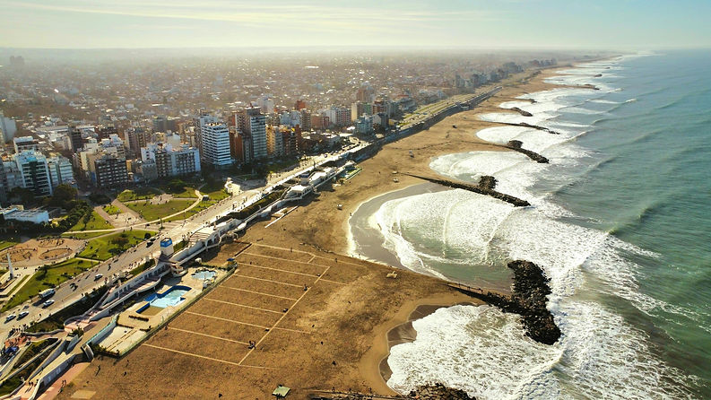 free-photo-of-ciudad-paisaje-playa-agua gaby lopez.jpeg