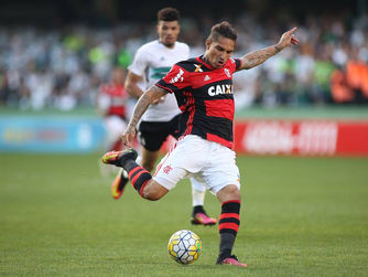 Fla vence Coritiba, chega ao quarto jogo invicto e diminui diferença ao líder.