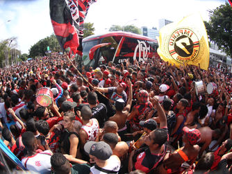 Essa é a hora de apoiar, e só a torcida do Flamengo sabe tão bem quanto.