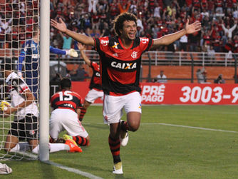 Vivo por um sonho: Flamengo joga bem, vence Santa Cruz e segue na perseguição do Palmeiras.