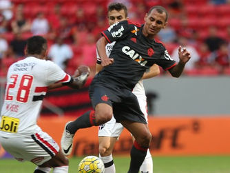 Fla joga bem, reage aos gols sofridos, porém perde pênalti no fim e empata com o São Paulo.