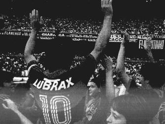 Um século e um ano a mais que duas décadas sendo o incomparável: O aniversário de um querido.