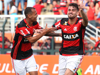 Choro de alegria: Atacantes marcam, vão ás lágrimas, Flamengo vence Santa Cruz e segue na cola do lí