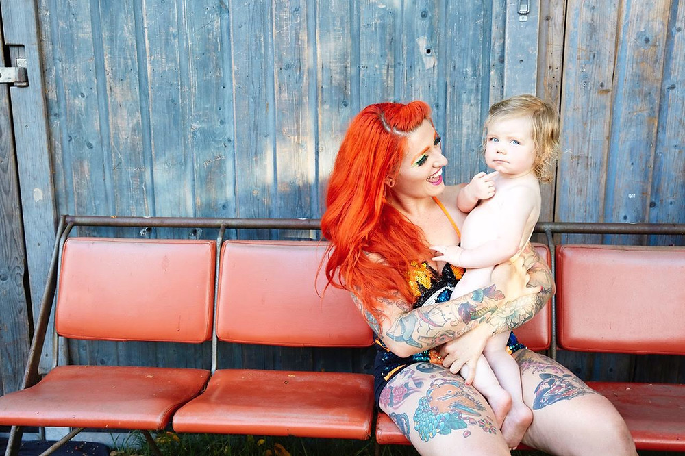 Elle Diablo and daughter Bonnie as featured on Brilliant-Online