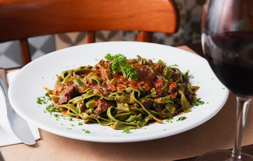 Pasta&Vinho-11_edited.png