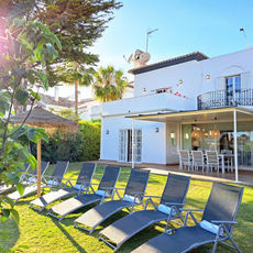 Outdoor-Seating at Villa G in Puerto Banus
