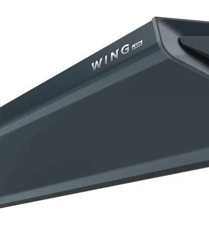 "Les rideaux d’air WING Gamme C EC créent une barrière invisible qui bloque l’air extérieur, la poussière et les nuisances tout en limitant les pertes d’énergie.
Dotés d’un moteur EC à haut rendement, ils allient silence, économie d’électricité et pilotage intelligent.
Disponibles en RAL 7016 (gris anthracite) et RAL 9016 (blanc trafic), ils s’intègrent harmonieusement dans tous les environnements."