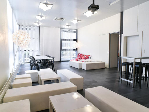 Le35 Serviced Offices in Geneva. Employee common space. Fully equipped kitchen.