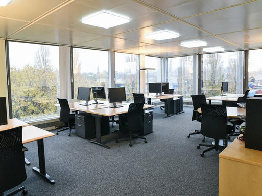 Le35 Serviced Offices in Geneva Switzerland. 60m2 office with ceiling-to-floor windows