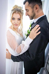 mire și mireasǎ la ședință foto de nuntǎ