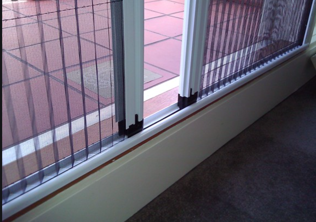 Retractable screens