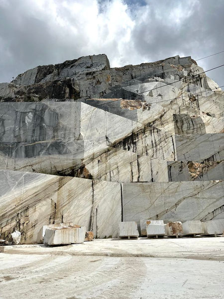 Calacatta Borghini quarry.jpeg